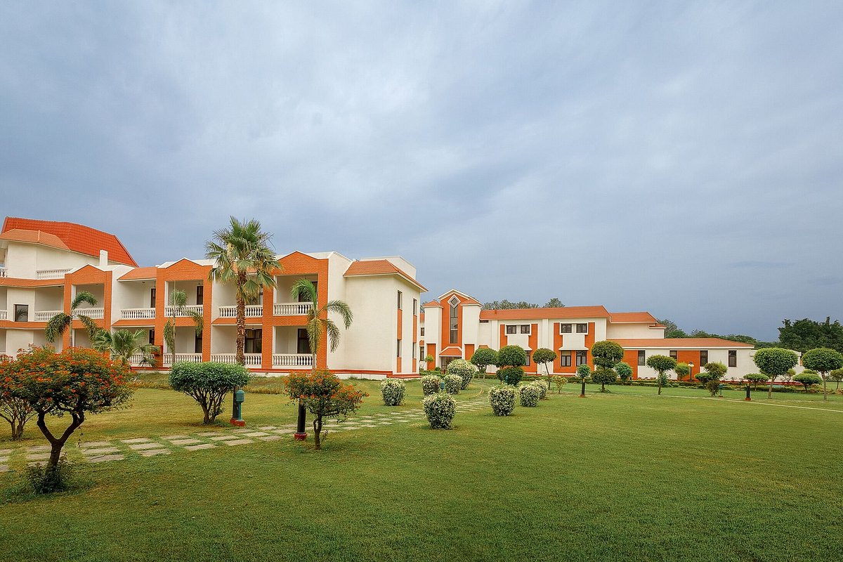 Naturoville Resort